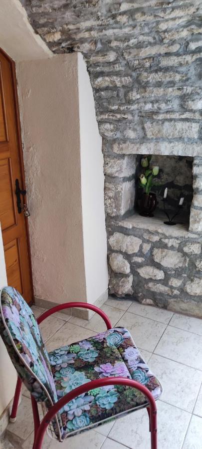 Apartment Old Stone House Lokva Rogoznica Kültér fotó