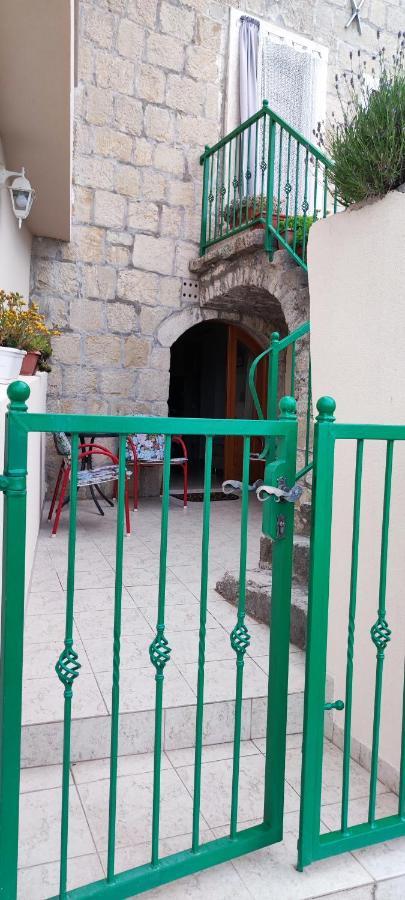 Apartment Old Stone House Lokva Rogoznica Kültér fotó